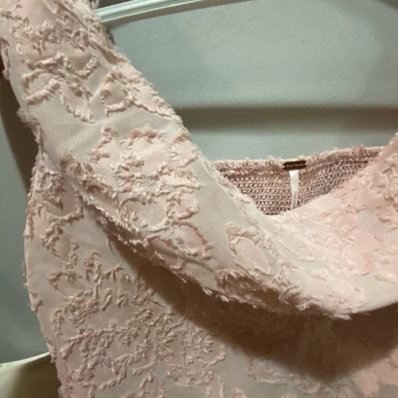 Free people- pink blouse - Picture 5 of 6
